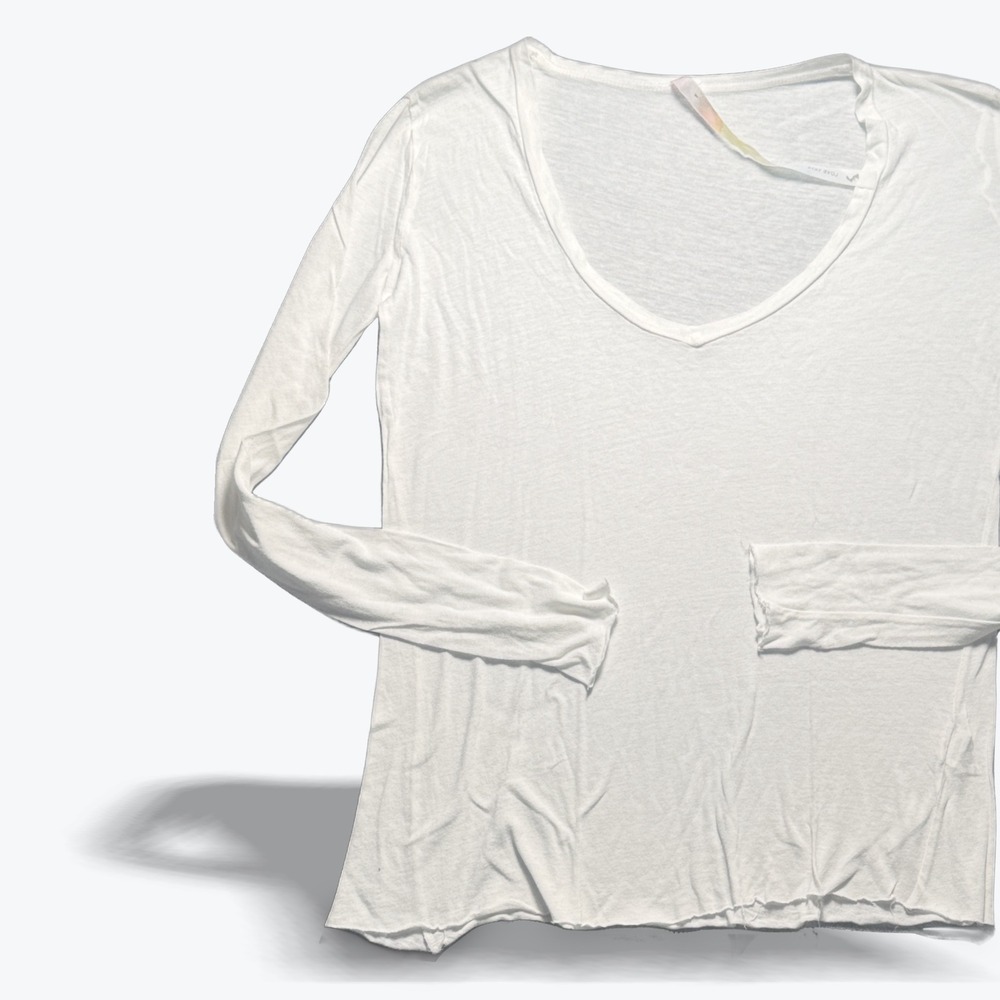 Love Yaya Long Sleeve T Shirt White Scoop Neck Raw Hem Tee Womens Medium